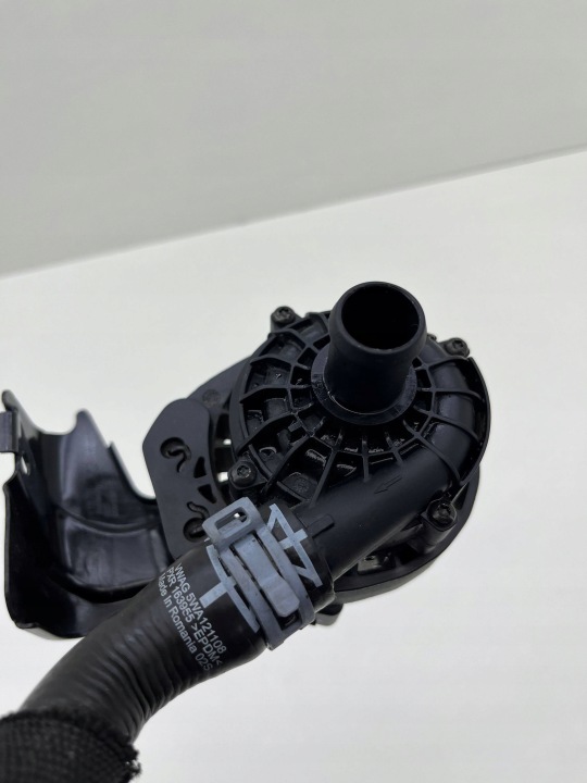 CUPRA FORMENTOR SUPPLÉMENTAIRE POMPE À EAU CONDUITES DE DÉRIVATION ENSEMBLE 04L965567C