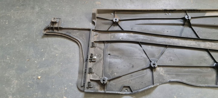 S3 8Y A3 LIFT PROTECTION CHÂSSIS PRZECIWBLOTOWA GAUCHE GAUCHE AVANT 5WA825201H