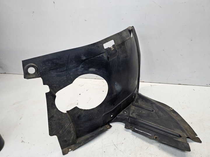 PASSAGE DE ROUE NOSEK GAUCHE AVANT AUDI A3 8P LIFT 8P0821191D
