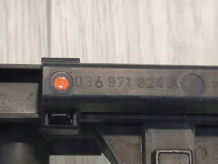 VW POLO GOLF SEAT IBIZA SKODA FABIA MOULURE INJECTION 036971824A