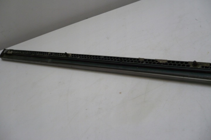 VW PASSAT B7 2010- 14 MOULURE PORTES DROITE AVANT