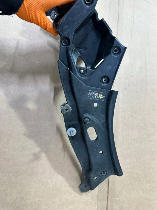 OCULAIRE GAUCHE SUPPORT PANNEAU AVANT GAUCHE AVANT MERCEDES CL W216, C216
