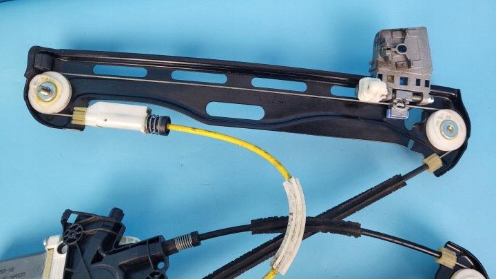 MERCEDES W218 CLS 350 15R ÉLÉVATEUR MÉCANISME VITRES DROIT ARRIÈRE A2078200642
