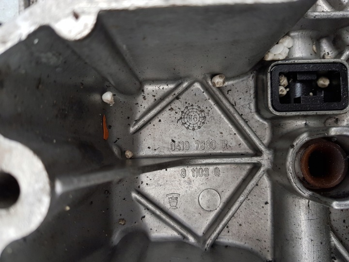DEUTZ BF4M1012E STILL R70 35 40 45 COUVERCLE DE SOUPAPES