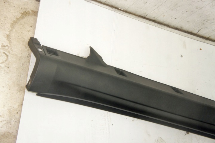 TY392 SUZUKI VITARA III MOULURE REVÊTEMENT SEUIL GAUCHE AR