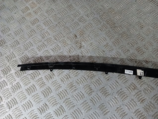 M16 EVOQUE MOULURE PORTES GAUCHE AVANT K8D2-17775-AB