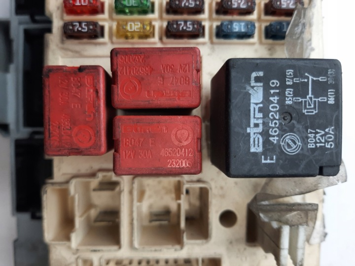 BOÎTE FUSIBLES FIAT 501209520040