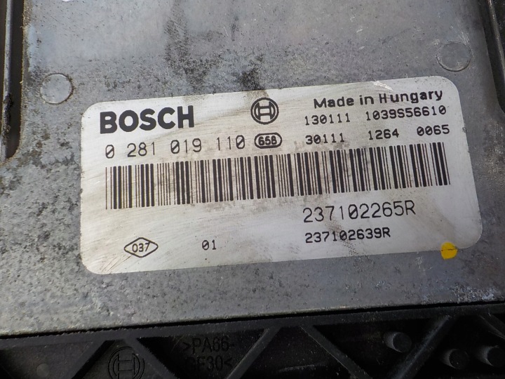 RENAULT MASTER III 13R 2.3 DCI M9T670 ORDINATEUR MOTEUR 0281019110
