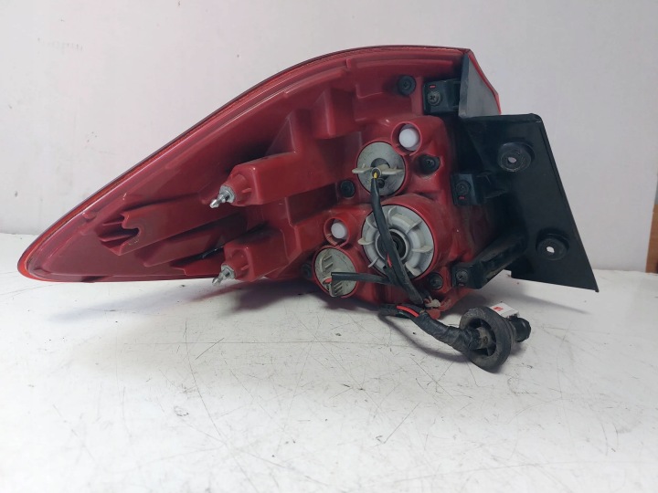 PHARE ARRIÈRE DROITE 92402-A2200 KIA CEED II LIFT 15-17