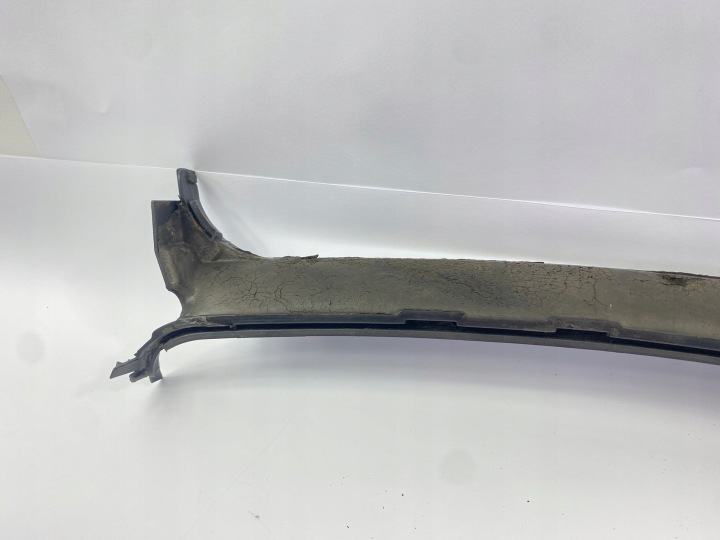 DOUBLURE DE PASSAGE DE ROUE CENTRAL PLASTIQUE RAINURE MERCEDES W124 1246200778