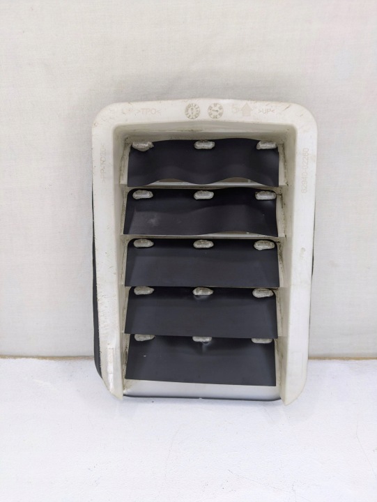 TOYOTA AURIS E180 ARRIÈRE GRILLE VENTILATION 62940-02121