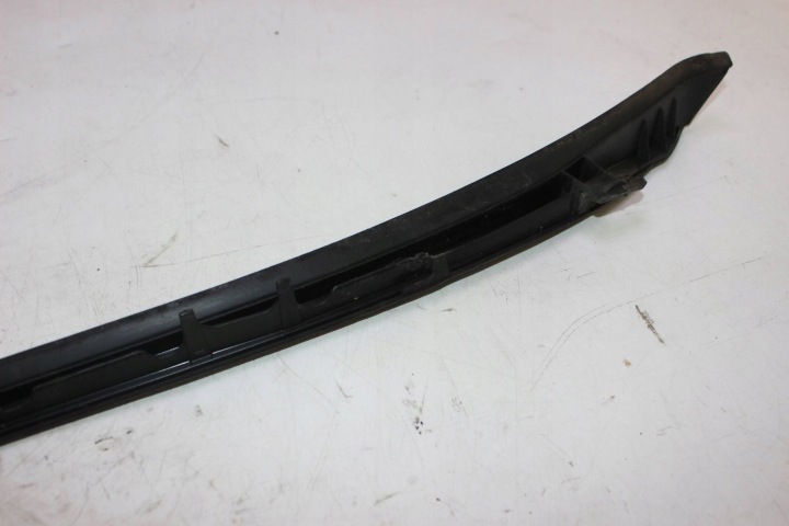 BMW X1 F48 F49 2021 GAUCHE CÔTÉ MOULURE PARE-BRISE AVANT