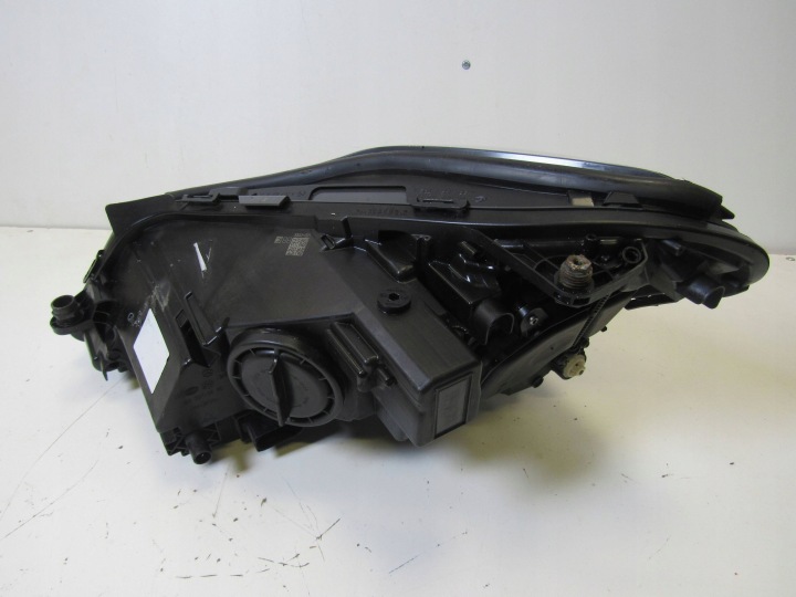 MERCEDES E C207 W207 207 PHARE DROIT AVANT DROITE AVANT LED 2078209461