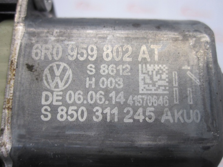 VW POLO V LIFT 1.0 B 15R PETIT MOTEUR VITRES DROIT AVANT 6R0959802AT 0130822530