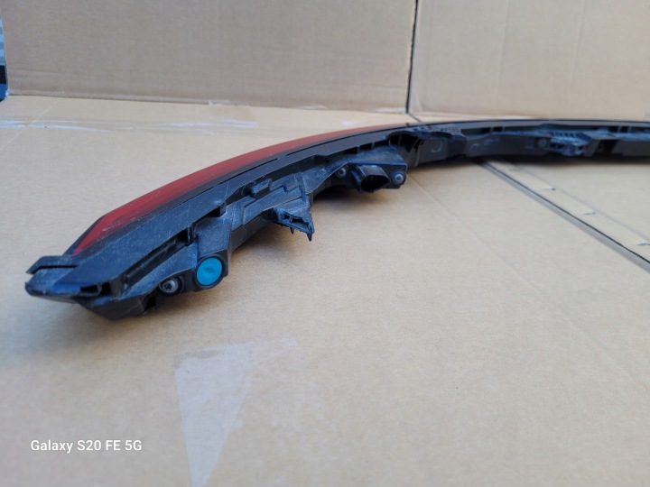 PORSCHE 911 992 19- PHARE ARRIÈRE ARRIÈRE CACHE CENTRALE 992945081E
