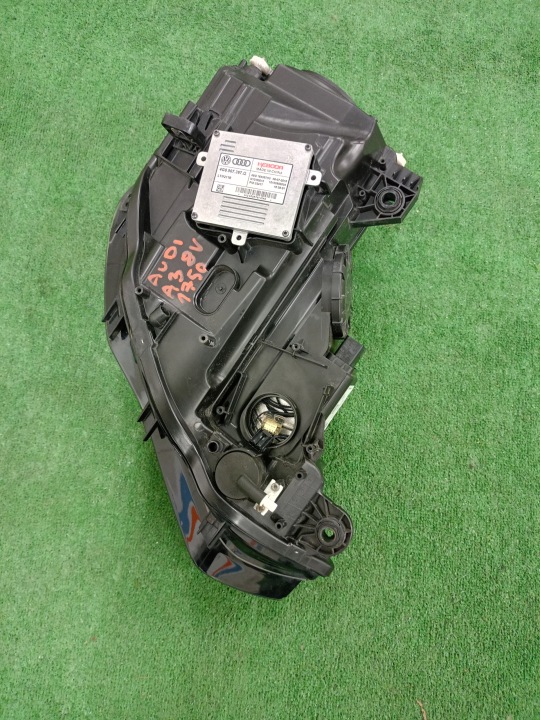 PHARE AVANT GAUCHE AUDI A3 8V
