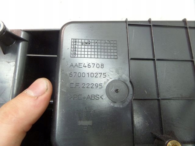 MASERATI QUATTROPORTE VI BOÎTE À GANTS CONDUCTEUR 670010275