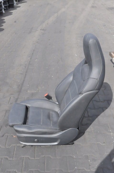 MERCEDES W177 SIÈGE GAUCHE AVANT AMG CUIR MÉMOIRE ANGLAIS