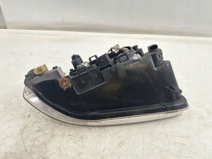 PROJECTEUR AUDI A3 S3 8L E13175 AVANT