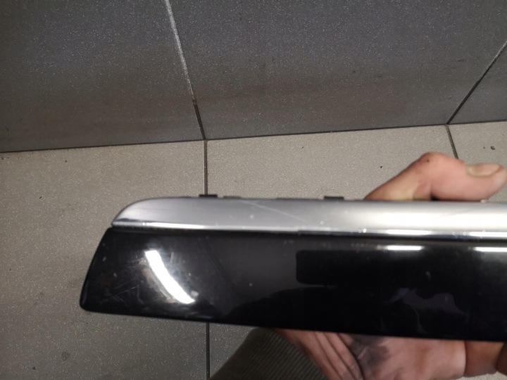 MOULURE PARE-CHOCS GAUCHE AVANT LZ9Y CHROME AUDI A8 D3 4E0807223AB