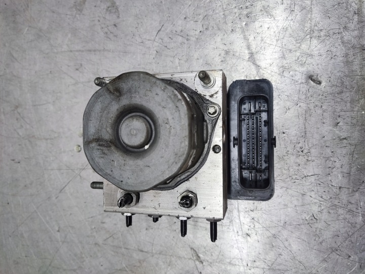 MERCEDES A CLASSE W176 B W246 2.2 CDI POMPE ABS A0094316412