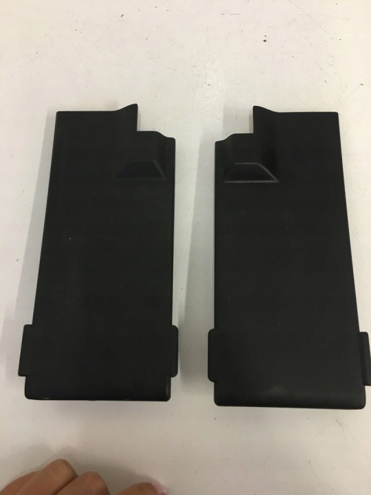 GOLF V AUDI A3 8P PROTECTION SIÈGES DROITE GAUCHE 1K0971981A 1K0971981B