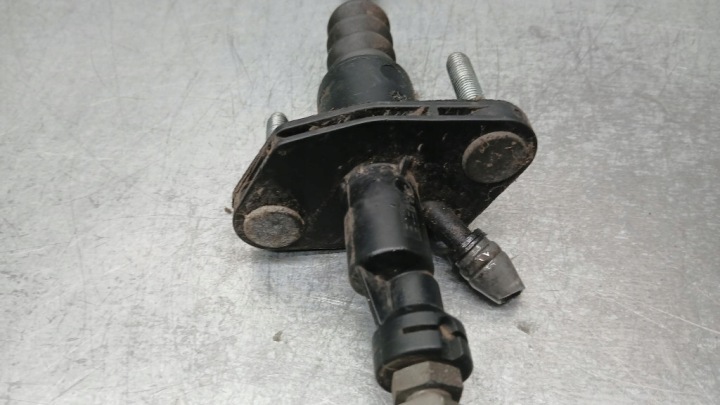 POMPE SPRZEGLOWA OPEL ZAFIRA A 2.0TD 00R 90531565