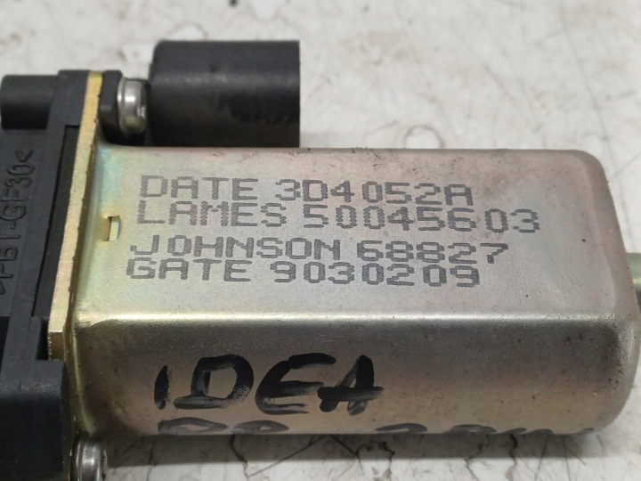 FIAT IDEA 03- PETIT MOTEUR PODNSZENIA VITRES DROIT AVANT 2PIN 50045603