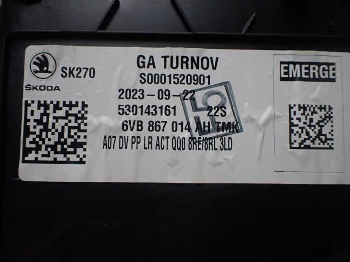 COLLECTEUR PORTES DROIT AVANT SKODA FABIA IV 1.0 TSI 2023R 11685