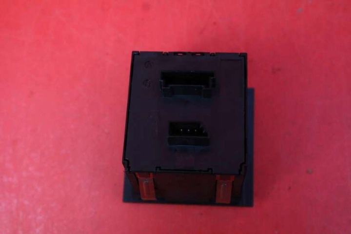 COMMUTATEUR FEUX D'URGENCE 6945652-01 BMW E90 E91 04-10