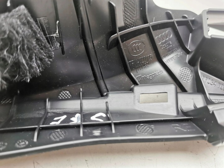 AUDI A3 8Y 2023 AUTRE PIÈCE INTÉRIEUR 8Y4867288A
