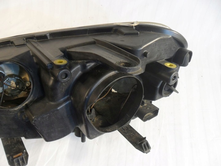 FORD FOCUS C-MAX LIFT PROJECTEUR DROIT AVANT PHARE DROITE AVANT AVANT