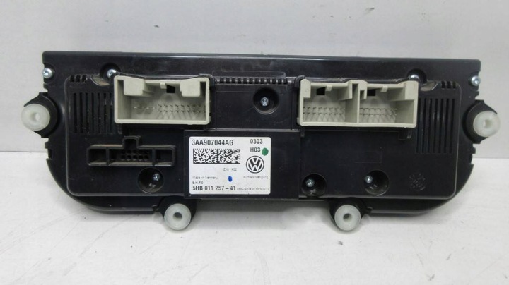 VOLKSWAGEN PASSAT B7 3AA907044AG PANNEAU CLIMATISATION
