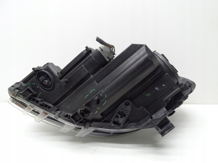 PHARE PROJECTEUR DROIT AVANT AVANT MERCEDES W246 BI XÉNON A2468207461