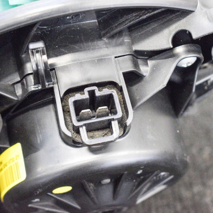 OPEL INSIGNIA A 2010 VENTILATEUR CONDUIT D'AIR VENTILATEUR