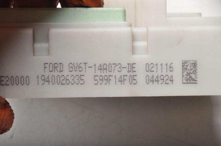 FORD TOURNEO CONNECT MK2 1.5 TDCI BOÎTE MODULE FUSIBLE GV6T-14A073-DE
