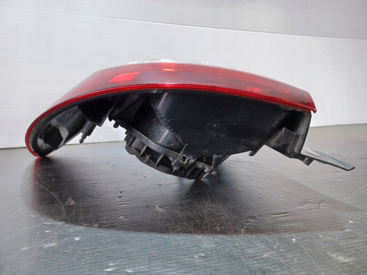 PHARE GAUCHE ARRIÈRE COMPLÈTE DACIA SANDERO II 265550577R