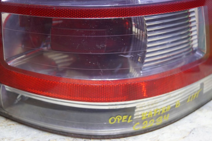 OPEL ZAFIRA B LIFT PHARE DROIT ARRIÈRE (C2234B)
