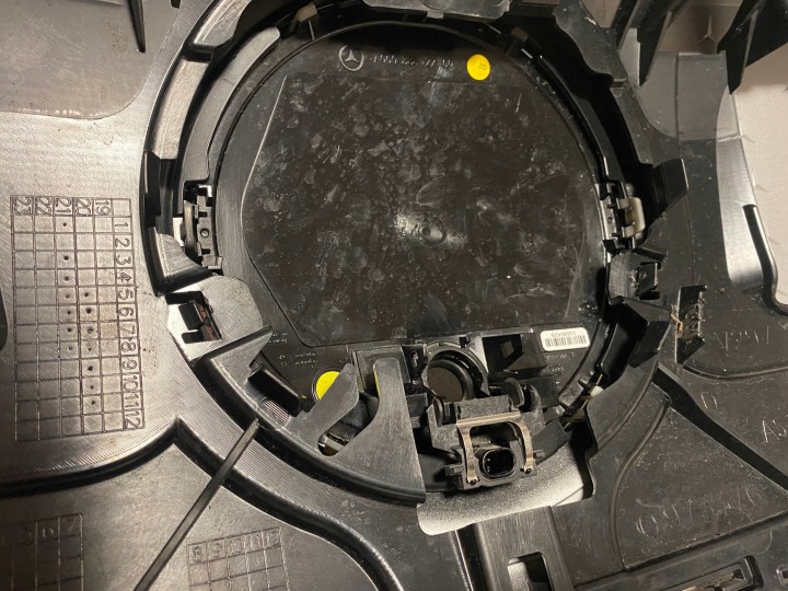 CALANDRE MERCEDES EQS LOGO SOUS RADAR CAMÉRA ENSEMBLE