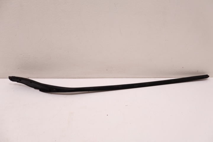 VOLVO XC60 II JOINT D'ÉTANCHÉITÉ PARE-BRISE DROITE 32210591