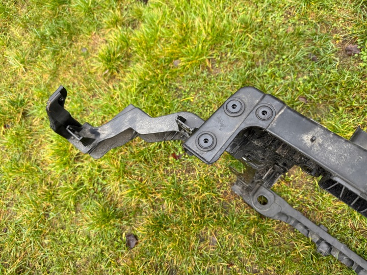 RENFORCEMENT PANNEAU AVANT KIA NIRO 64101-G5000