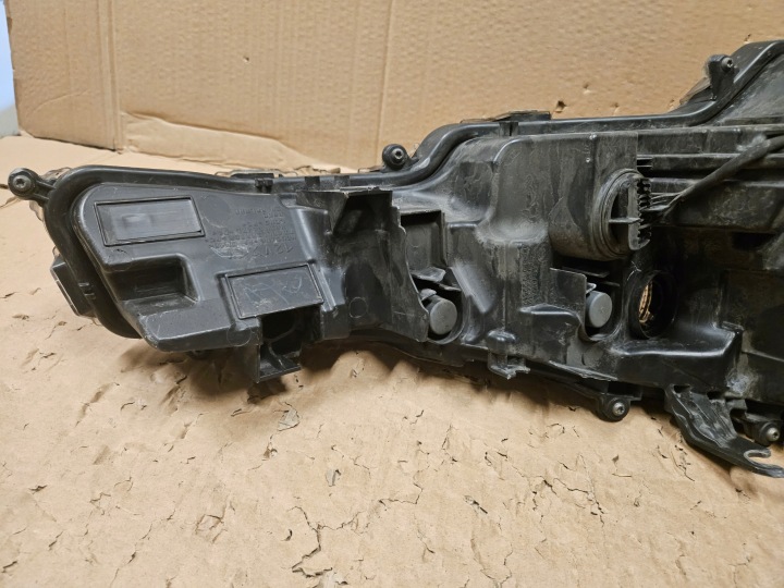 PHARE AVANT GAUCHE TOYOTA COROLLA E21 19- COMPLET LED
