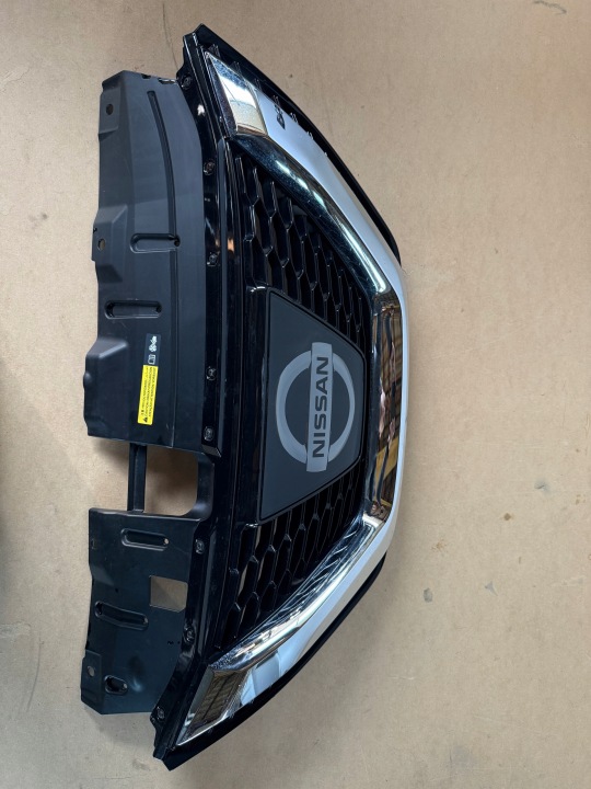 CALANDRE GRILLE RADIATEUR PARE-CHOCS NISSAN QASHQAI II J11 LIFT 62310HV00A