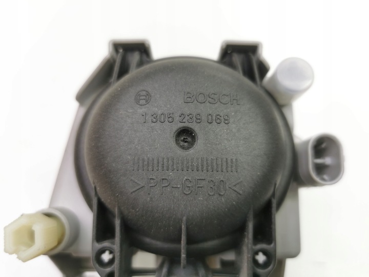 PROJECTEUR PRZECIWMGLOWY DROIT AVANT OPEL ASTRA F OE 90442267