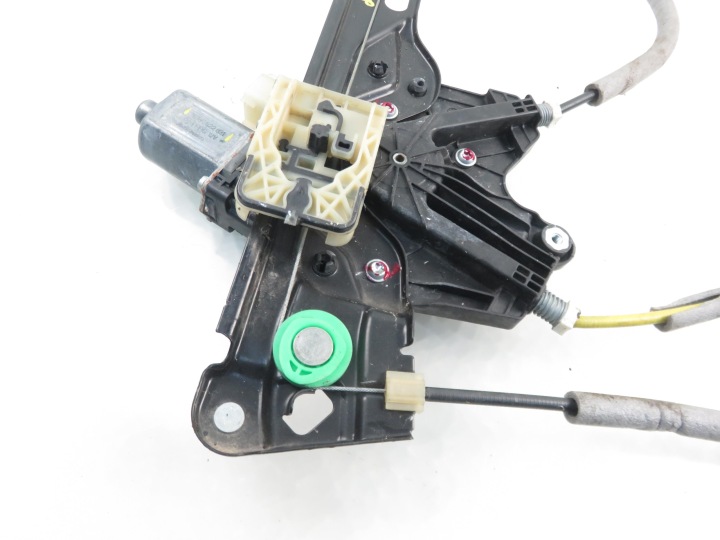 ÉLÉVATEUR VITRES DROIT AVANT FORD FUSION 0130822831 C11227101