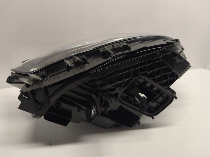 PHARE GAUCHE PERFORMANCE MERCEDES GLA W2479066301