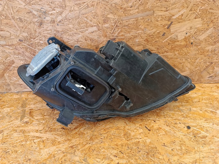 PHARE GAUCHE AVANT PROJECTEUR EUROPE A1178206761 MERCEDES CLA W117 LIFT LED