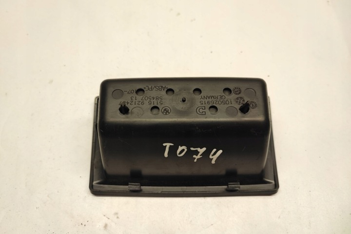 BOÎTE À GANTS BMW 1 (F20) 9212487 1.6L GASOLINE 125KW 2011