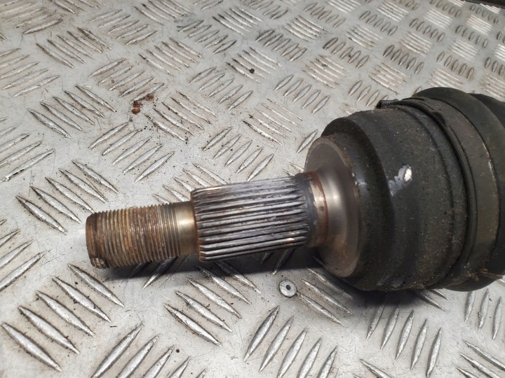 PORSCHE CAYENNE (92A) 7P5407271A AVANT DEMI-ARBRE AVANT