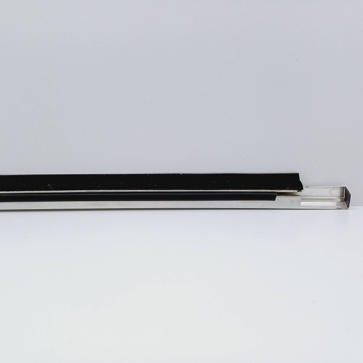 MOULURE RACLOIR CHROME GAUCHE ARRIÈRE VOLVO 740 UNIVERSEL NR338